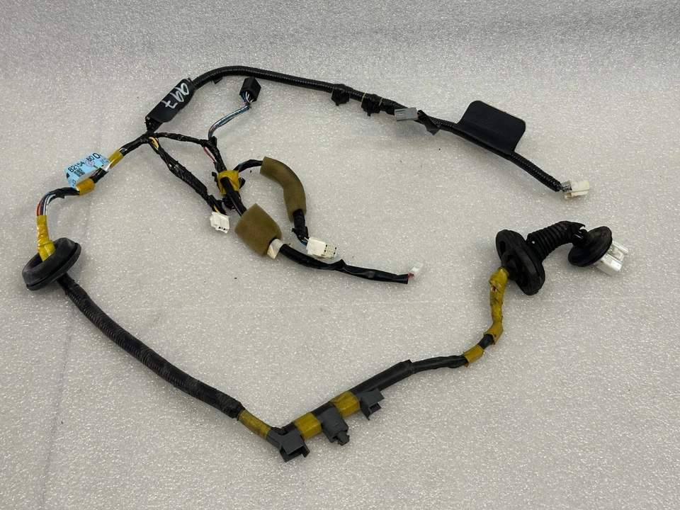 Cable de cableado de puerta del conductor trasero izquierdo Lexus GX470 82154-60040 2003-2009 FABRICANTE DE EQUIPOS ORIGINALES Foto 2 de 3