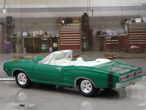 1969 69 DODGE Corona Rt Convertible Verde 1/64 Escala Diorama Modelo Fundido De - Imagen 7 de 9