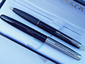 NOS PARKER FRONTIER FOUNTAIN PEN & PENCIL SET USA,
