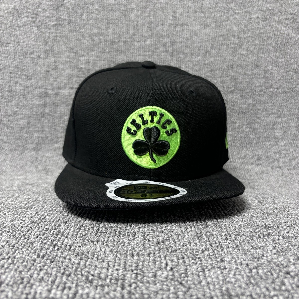 New Era 59FIFTY Boston Celtics Kids Fitted Hat 6 7/8 Black Green Shamrock NBA