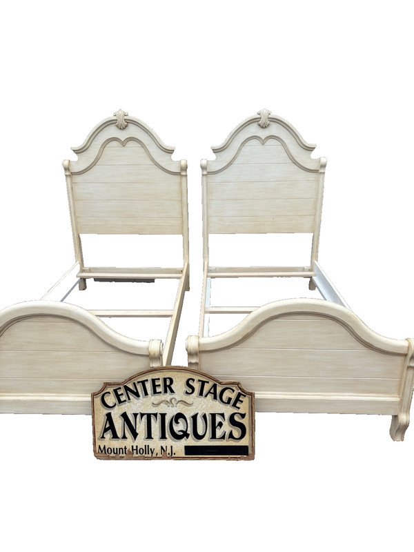 67309 Pair of Twin Size Beds GREENBAUM Furniture ??