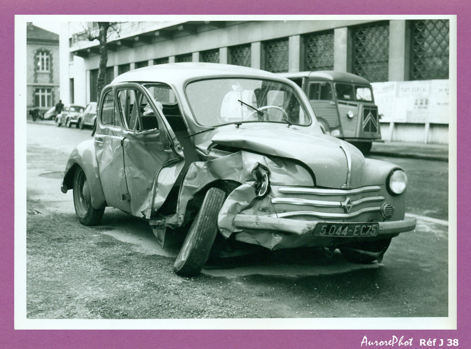 PHOTO DE POLICE CRASH ACCIDENT RENAULT 4CV, HY CITROËN , VINTAGE , 1955