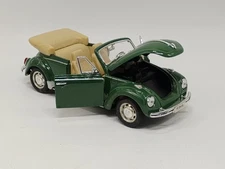 Welly 1:24 Scale Green Volkswagen VW Beetle Convertible
