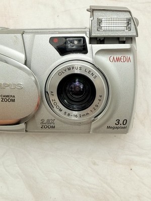 OLYMPUS D-550 ZOOM CAMEDIA 3MP Digital Camera No Memory Card