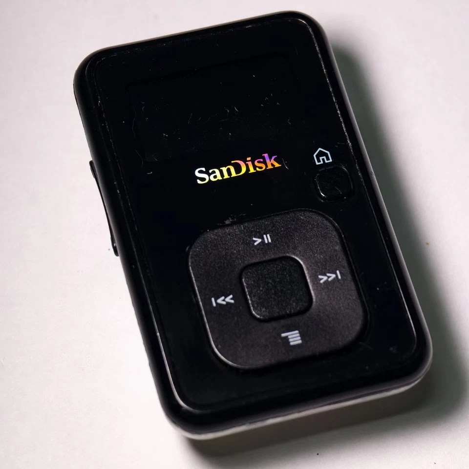 Reproductor MP3 multimedia digital transparente SanDisk Sansa Clip+ (8 GB) - funciona muy bien Foto 4 de 4