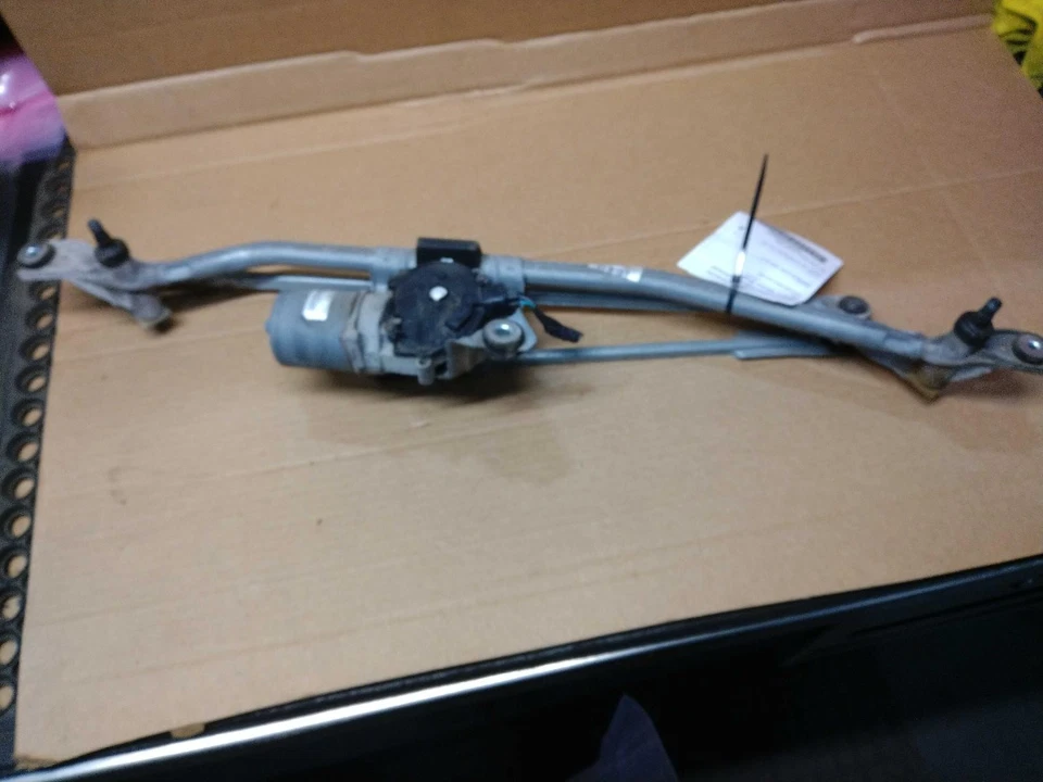 Motor de limpiaparabrisas usado para camioneta Chevrolet Silverado 1500 2009 grado A Foto 3 de 4