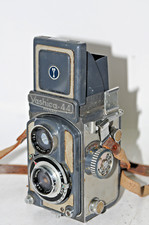 Yashica 44 4x4 TLR Film Camera Yashicor 60mm F3.5 Lens -SHUTTER WORKS