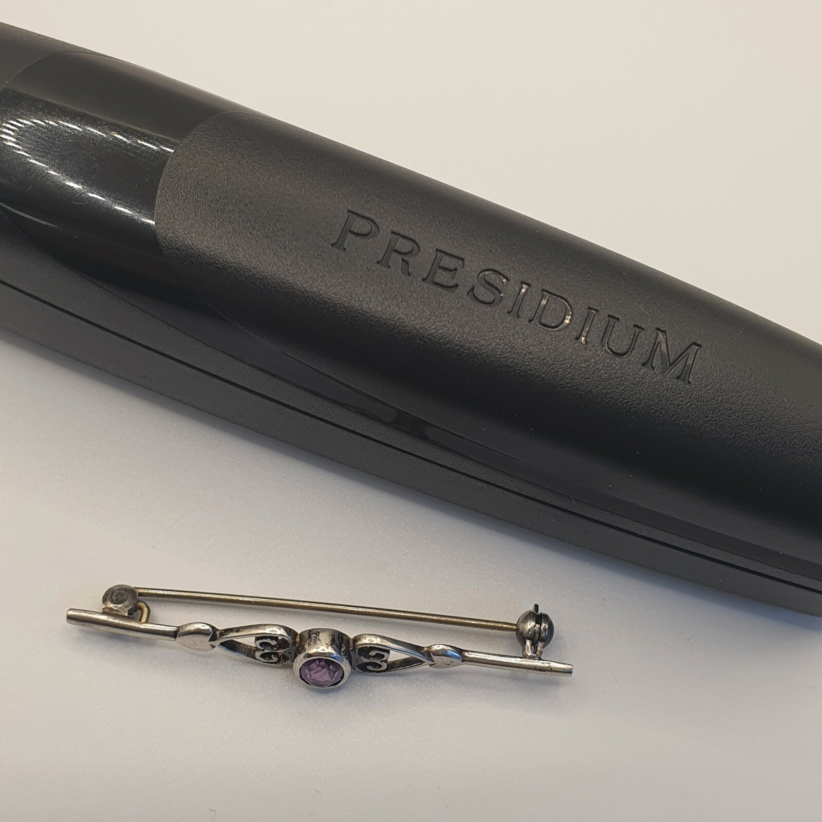Photo 9 of Sterling Silver Amethyst Brooch 54mm 3gram, Br22