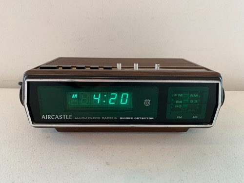 Vintage RARE Aircastle Electric AM-FM Clock Radio & Smoke Detector SCR ...