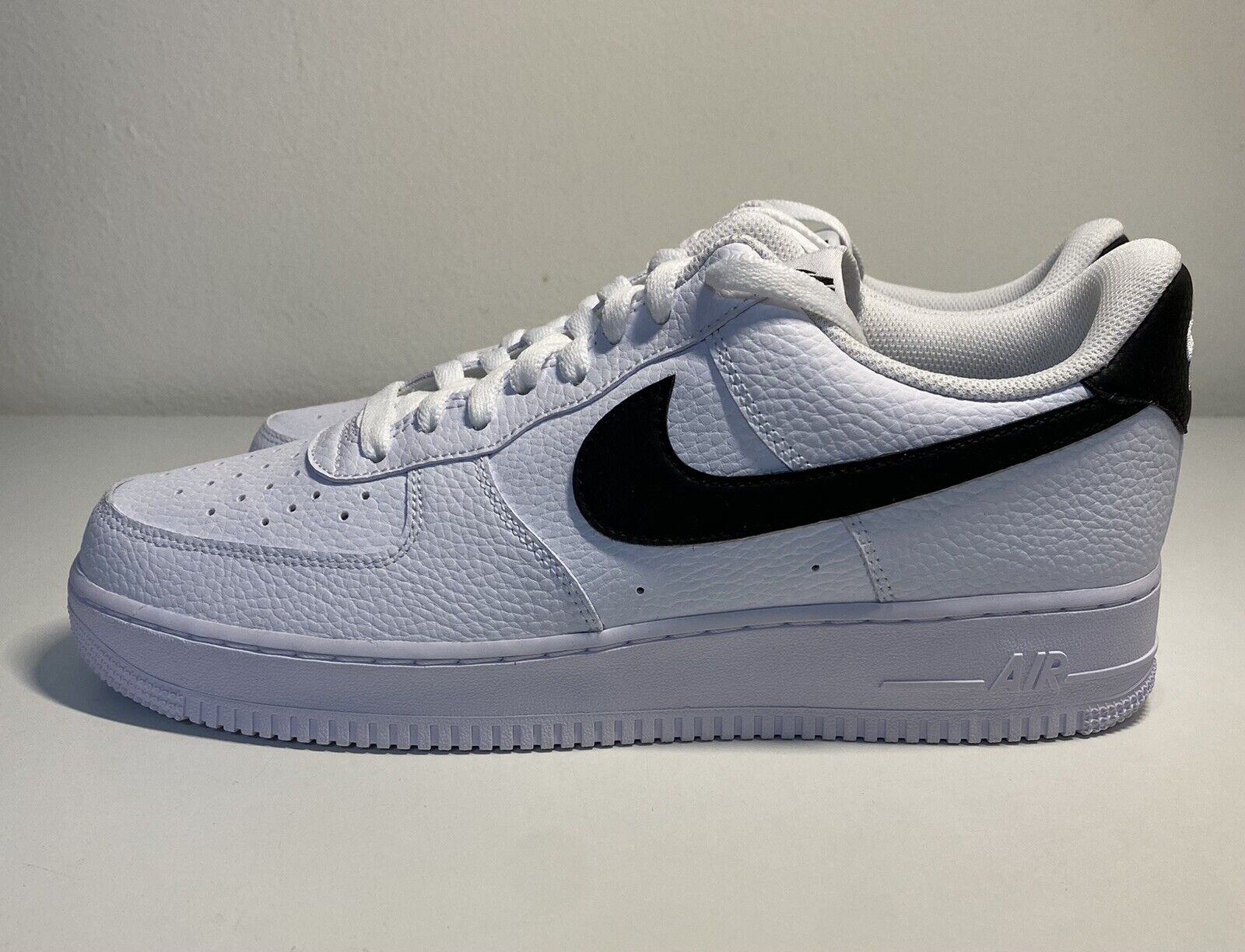 Nike Air Force 1 Low '07 White Black Pebbled Leather 2021 Mens CT2302-100  NEW