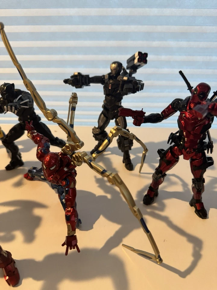 Marvel Sentinel Fighting Armor Action Figure 1/12 Scale Die-Cast Lot - Image 4 of 4