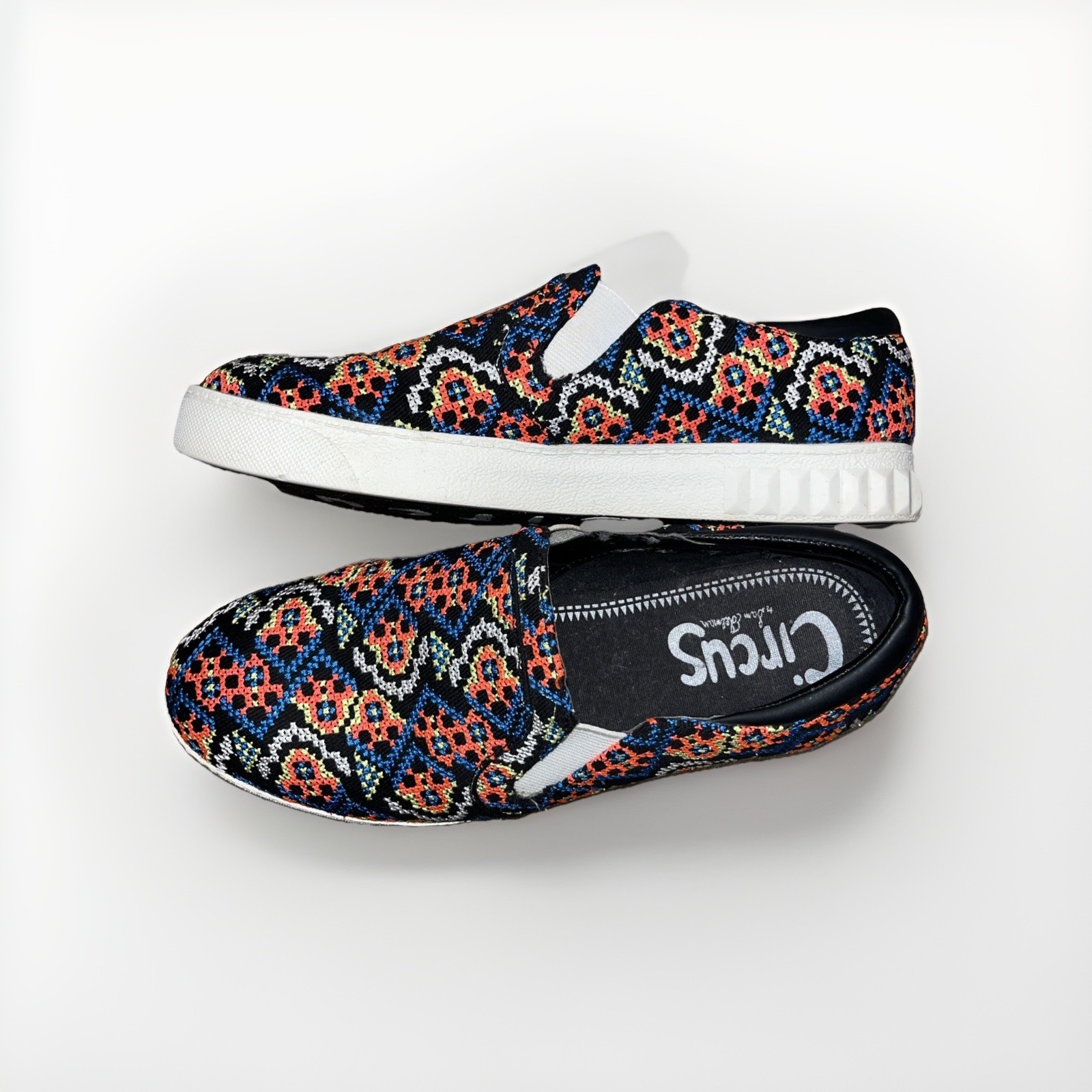 Sam Alderman Circus Design MulticolorEmbroidery T… - image 1