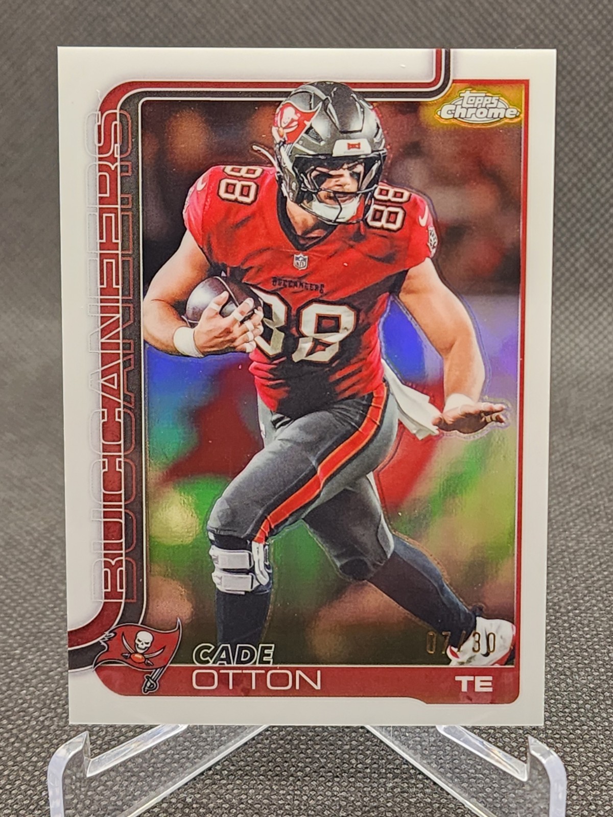 2025 Topps Chrome - Cade Otton - White Refractor /30
