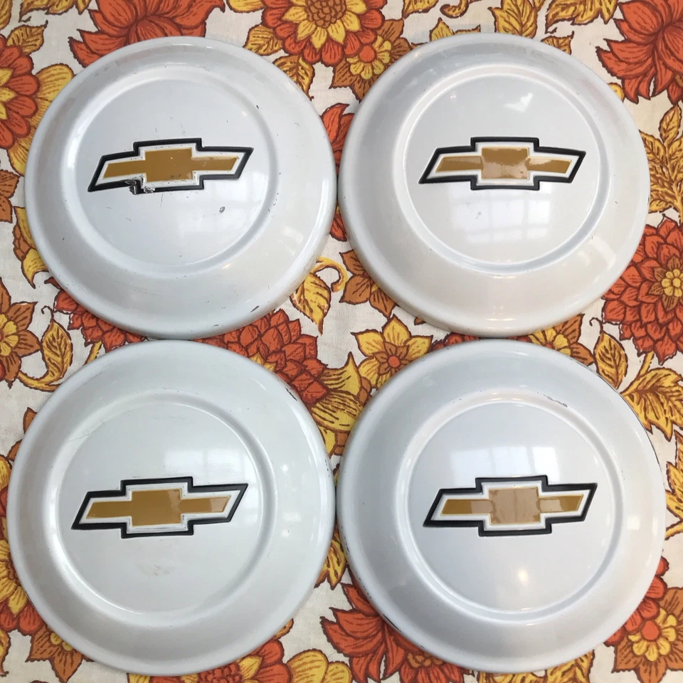 73 74 75 76 77 78 79 80 Juego (4) Tapacubos Chevy LUV blanco camión plato perro Foto 2 de 4