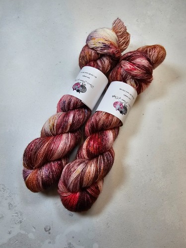 Hand dyed BFL Silk yarn, Lace weight, 100g, PERSIAN RUG - Picture 3 of 6