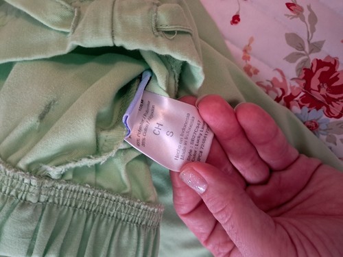 WOMENS XS/S SCRUB TOP LOT - EXCELLENT CONDITION/CLEAN SMOKE FREE HOME - Picture 5 of 10