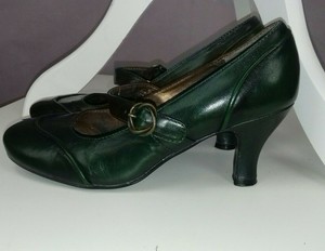 green mary jane heels