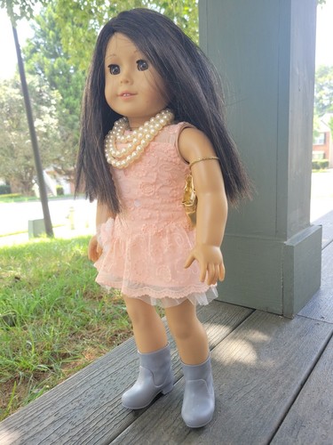 American Girl Puppe braune Augen schwarzes Haar 18 Zoll so schick so hübsch mit Perlenkette - Bild 2 von 12