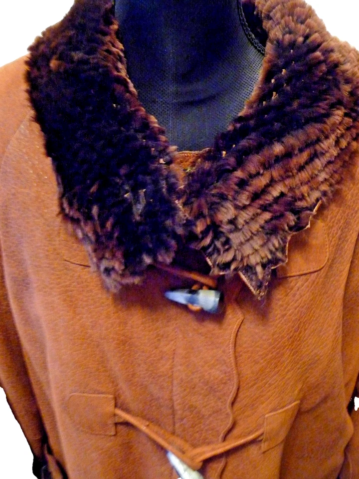 Abrigo Fendi Vintage Cuero Guijarro y Piel con Chaleco Extraíble Talla 42/8 $4500. Foto 2 de 4