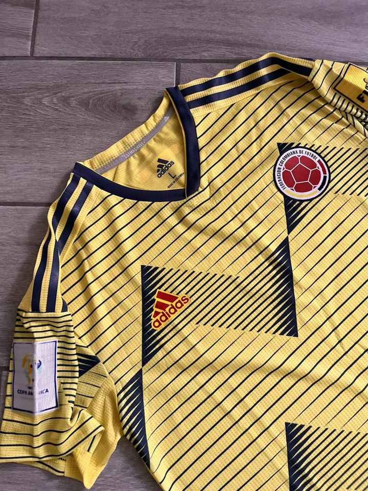 Adidas 2019 Columbia Home Soccer Jersey Men’s Large Yellow - Image 3 of 4