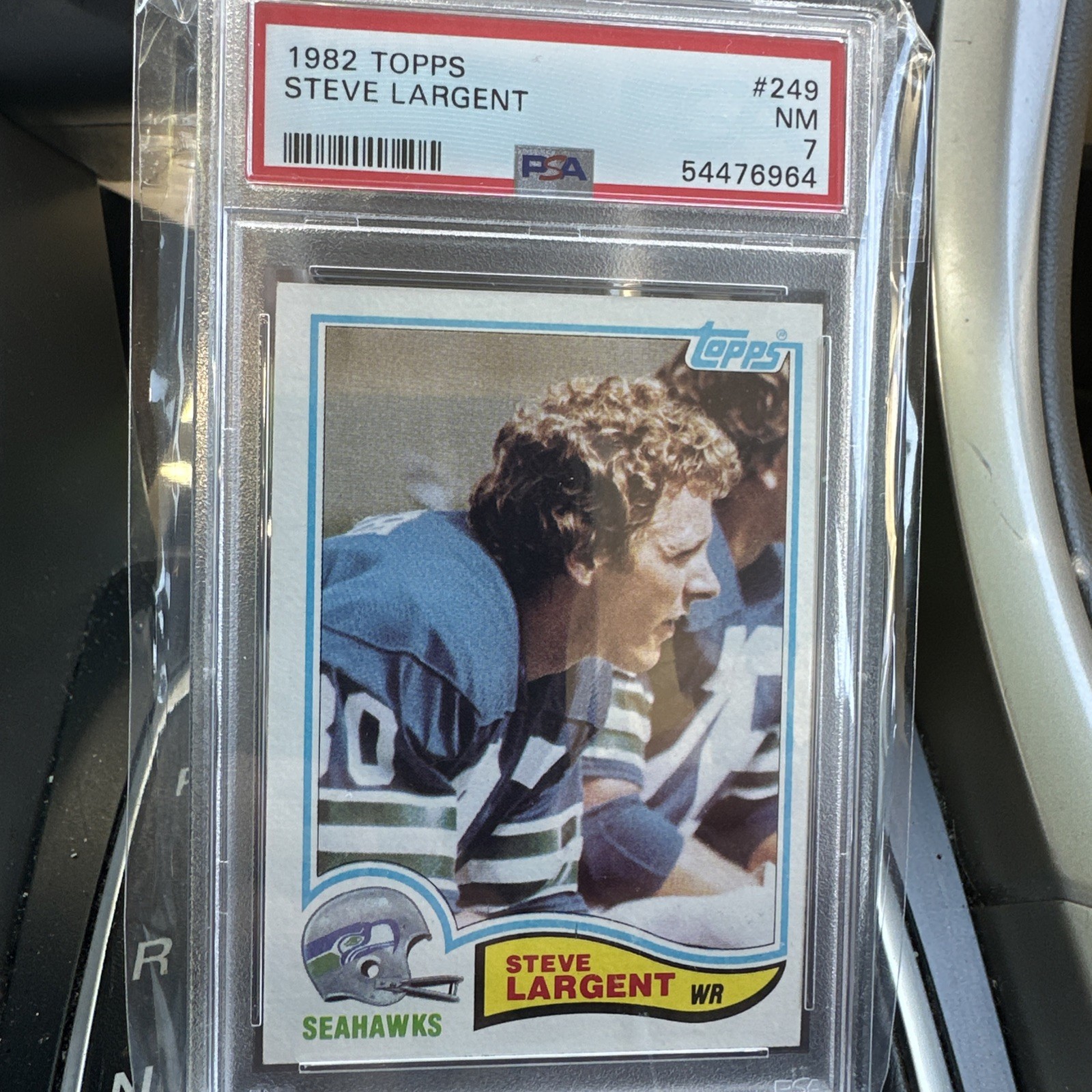 1982 Topps Football Card #249 Steve Largent PSA 9 MINT New Label HOF Seahawks