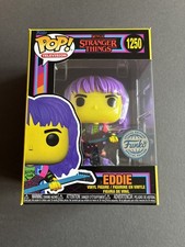Funko Stranger Things 4 Eddie con Guitarra Blacklight Pop! Figura exclusiva #1250