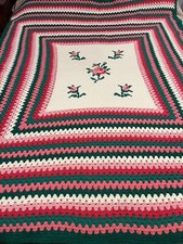 Beautiful Hand Crochet Blanket Throw With Pretty Pink Roses 72X54  
