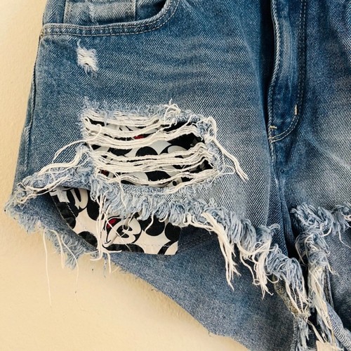H&M Women's Blue Mickey Denim Shorts Size 6 - Picture 3 of 8