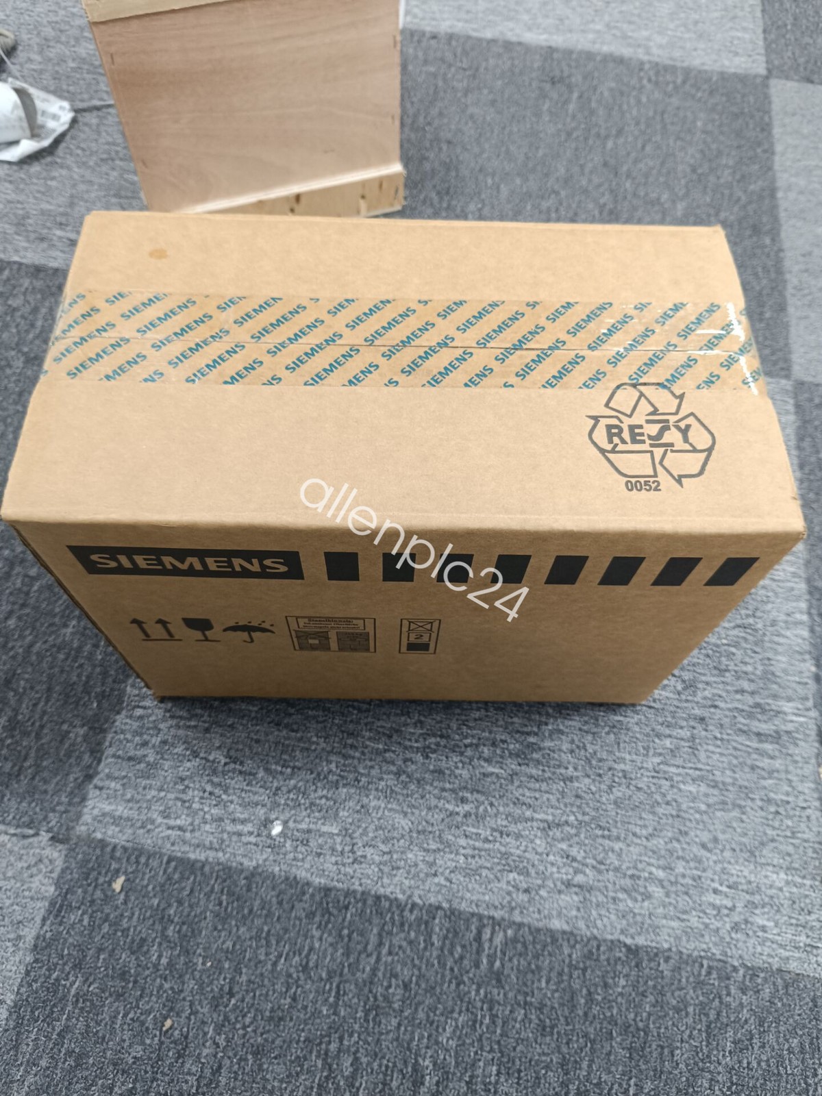 New  1FK7060-5AF71-1SH0 NEW Servo Motor FedEx or DHL