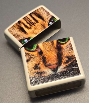 Zippo CAT FACE Weiß (nur HÜLLE) Leerhülle, OHNE Benzineinsatz (2.Wahl)