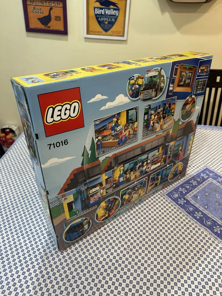 LEGO The Simpsons Kwik-E-Mart 71016 Homer Bart Marge Apu Snake Chief Wiggum *NEW - Image 2 of 4