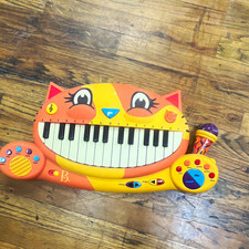 B. Toys Cat Face Musical Toy Keyboard with Microphone, Ages 1-2 3-4 Years
