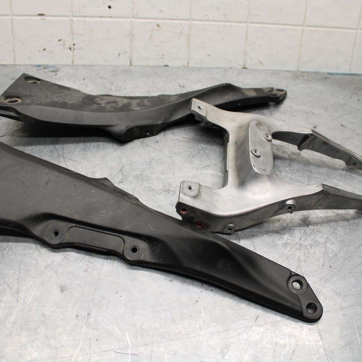 11-15 KAWASAKI ZX1000R REAR SUBFRAME BACK SUB FRAME BB445 | eBay