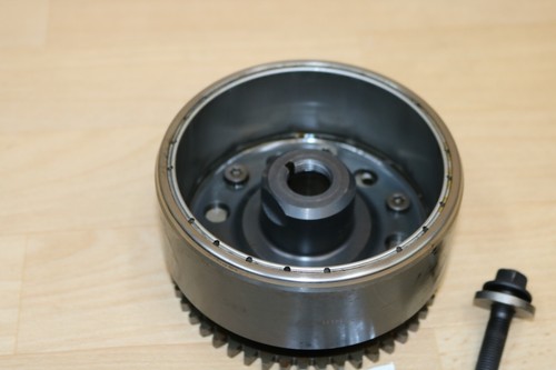 Honda CBR 900 RR Flywheel & Starter Clutch Oem 1992 - 1995 SC28 Fireblade - Picture 2 of 18