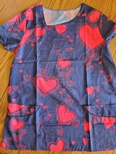 Unbranded scrub Top Small  NWOT  Hearts