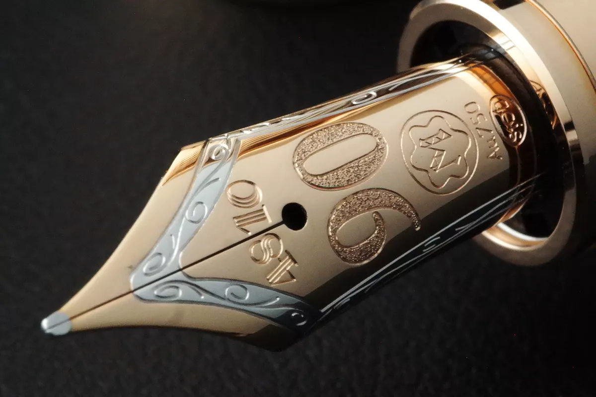 MONTBLANC 90TH ANNIVERSARY LIMITED EDITION FOUNTAIN PEN 18k Gold