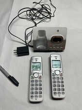 AT T Handset EL52203 qty 2 phones and base charger E3