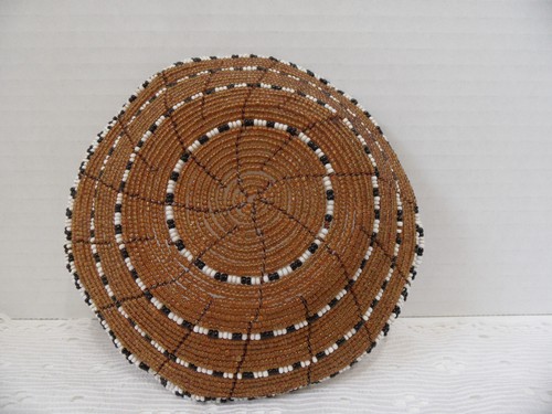 Vintage Hand Woven Wire & Seed Bead Basket. Typical of skilled women in Kenya. - Picture 4 of 4
