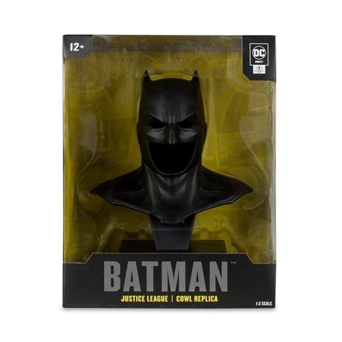 AUF LAGER! DC Prop Replica Justice League Batman 1:3 Scale Cowl - Bild 1 von 9