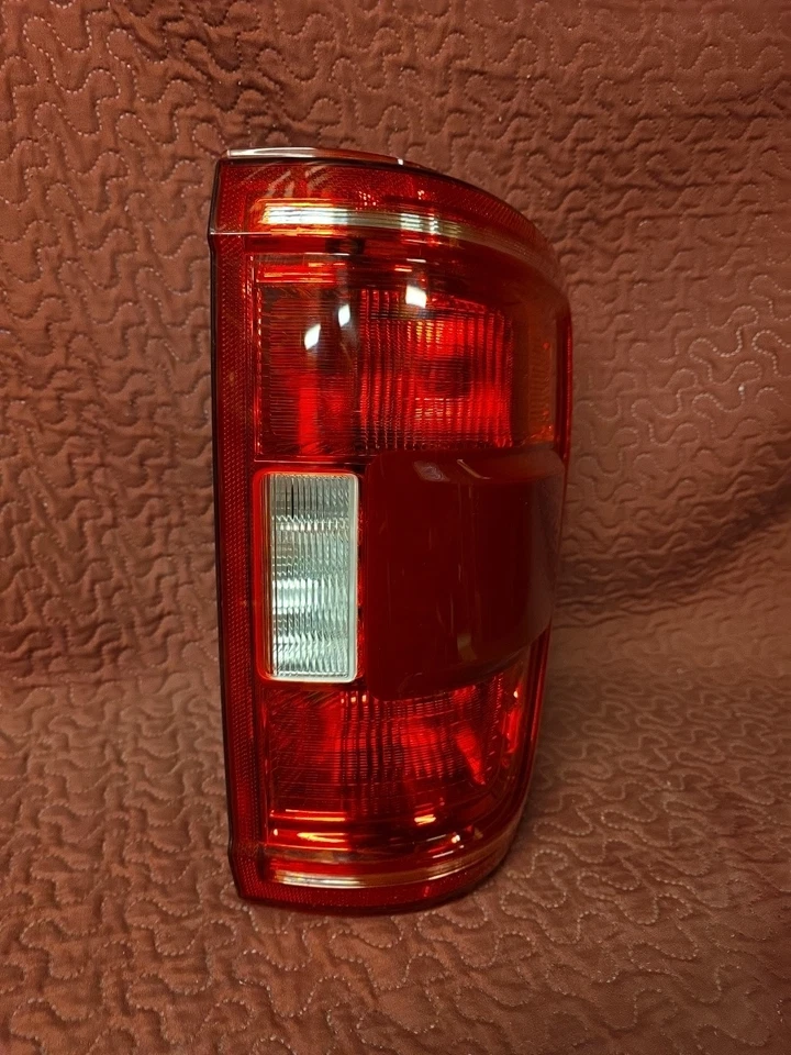 Ford F-150 2021 2023 luz trasera lateral derecha punto ciego OEM pasajero p271774 Foto 3 de 4