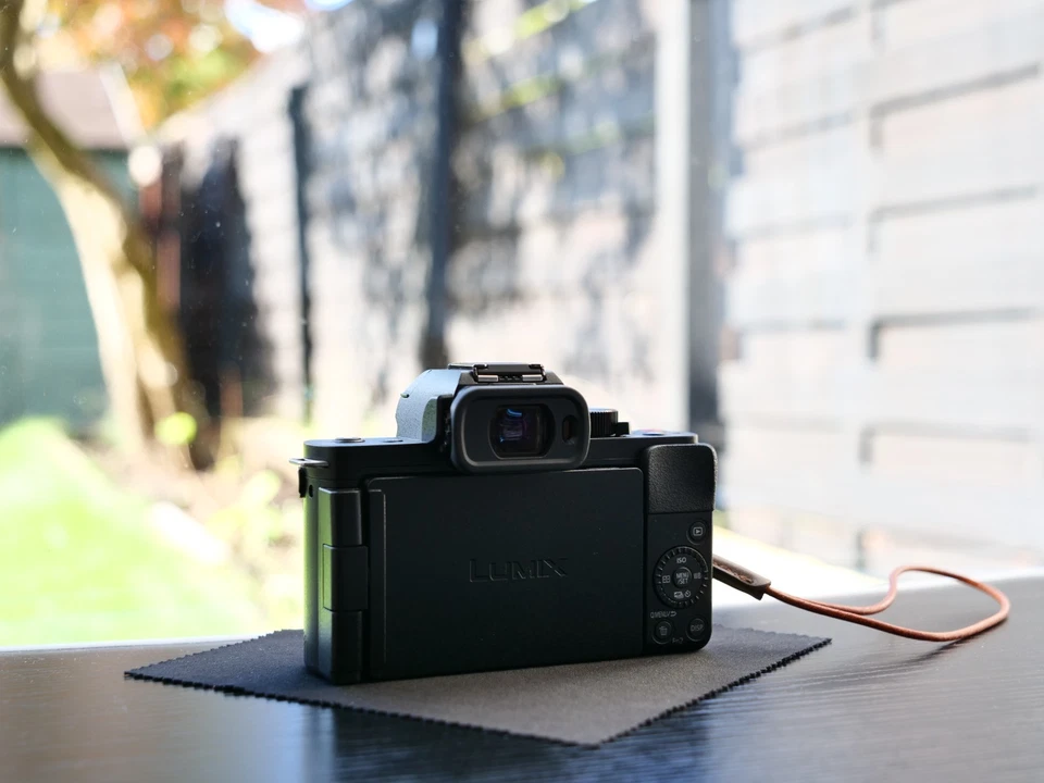 Panasonic Lumix DC-G100 Micro Four Thirds Mirrorless Digital Camera Body 4K 20MP, photo 3 of 5