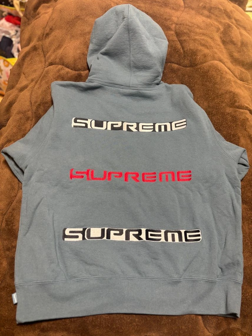 Sweat à capuche empilé Supreme Aoi ardoise