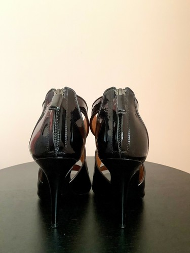 GIVENCHY - Patent Leather Heels - Picture 7 of 11