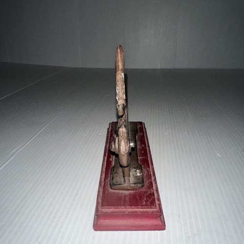 Vintage Wood and cast iron Squirrel Nut Cracker - Picture 6 of 10