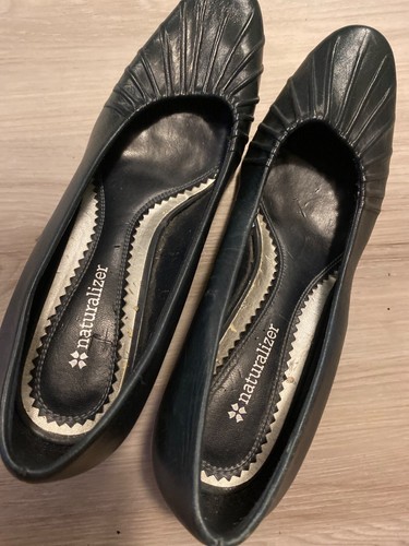 Naturalizer ALLIE women's Black Leather Pleated Round Toe slip on 3 inch Heels 8 - Picture 4 of 8