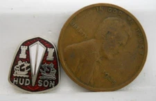 1941-52 HUDSON COMMODORE ½” Red Enamel Chrome Collector Logo Car Token Medallion
