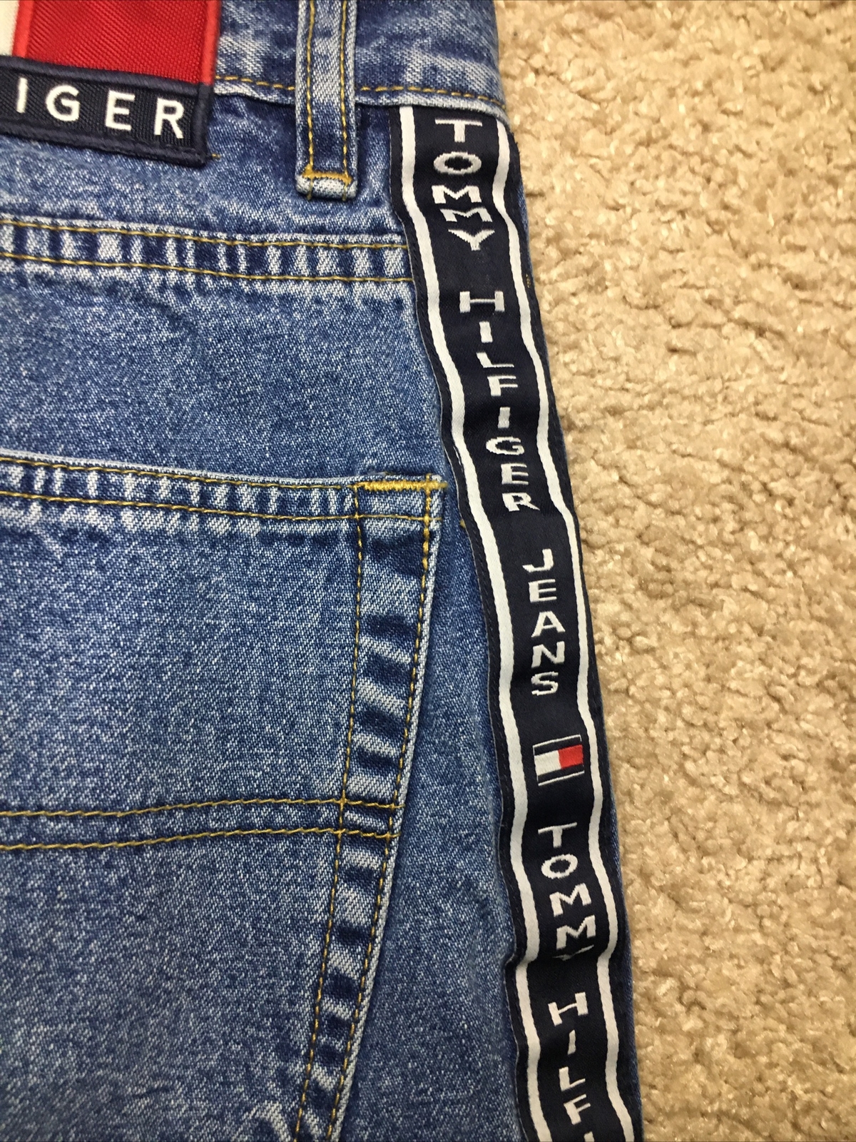 Vintage Tommy Hilfiger Denim Shorts Mens 31 x 12 Logo Patch Side Spellout Rare image 3