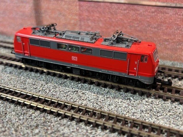 Trix 12759 N Gauge BR111 DB AG Bo-Bo Electric Loco DB Red