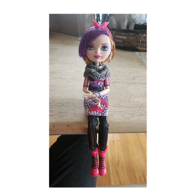 NEAR COMPLETE Ever After High G1 Poppy