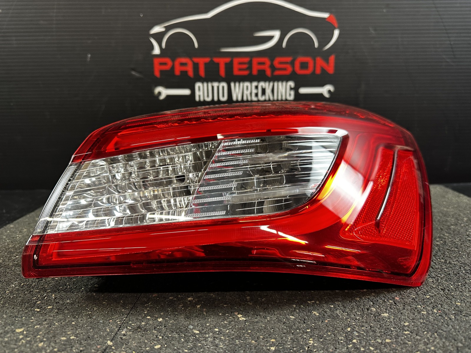 14-17 MASERATI GHIBLI PASSENGER RIGHT QUARTER MOUNTED TAIL LIGHT LAMP 6700084840